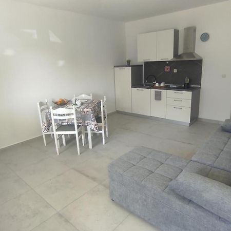 Apartment Nikolena 로비니스코 셀로 외부 사진